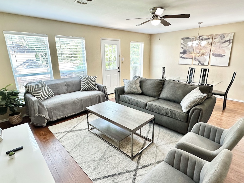 Family Townhome photo 1