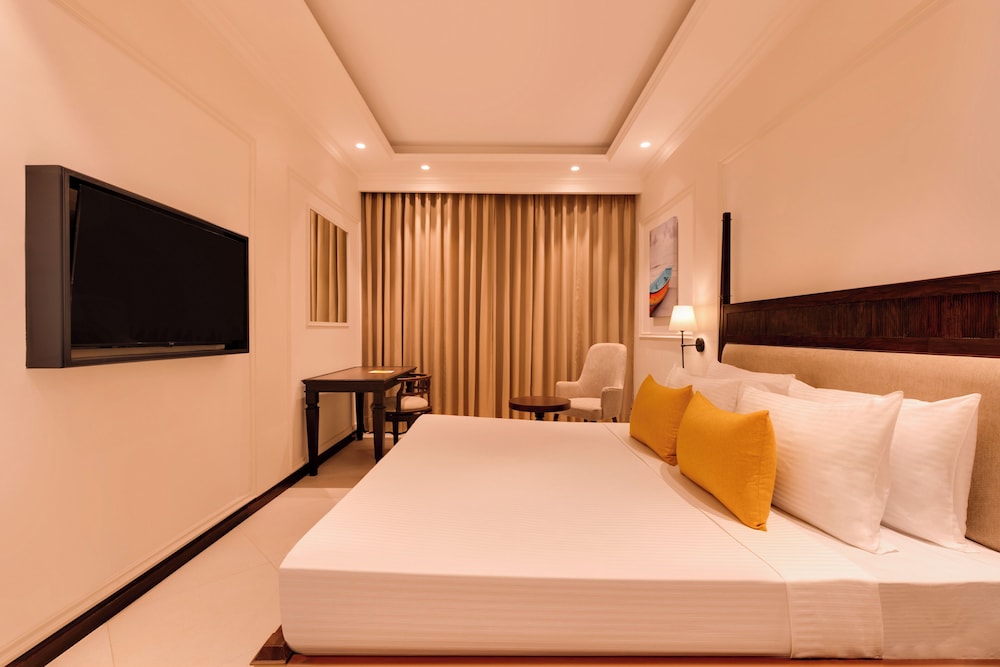 Deluxe Double Room with Pool View