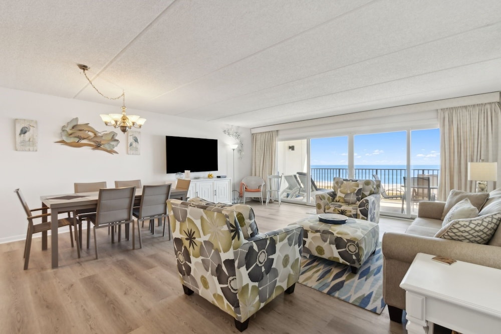 Condo, 3 Bedrooms