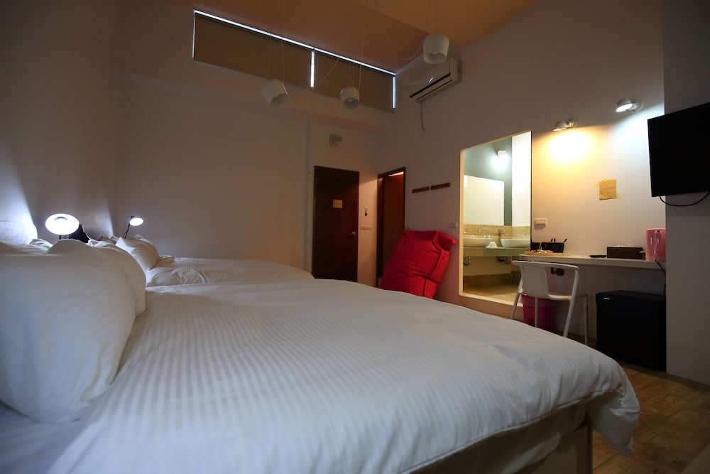 Basic Quadruple Room, 1 Bedroom, Non Smoking photo 2