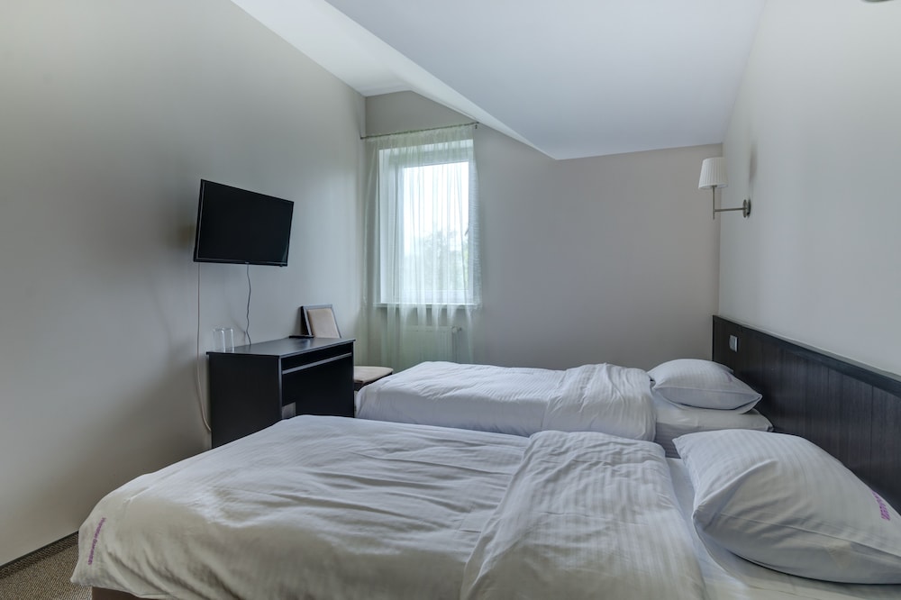 Standard Twin Room, 2 Twin Beds, Non Smoking photo 2
