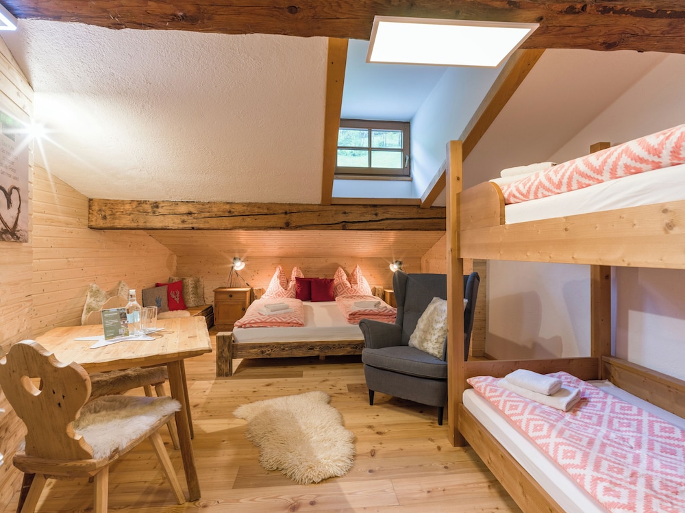 Economy Quadruple Room