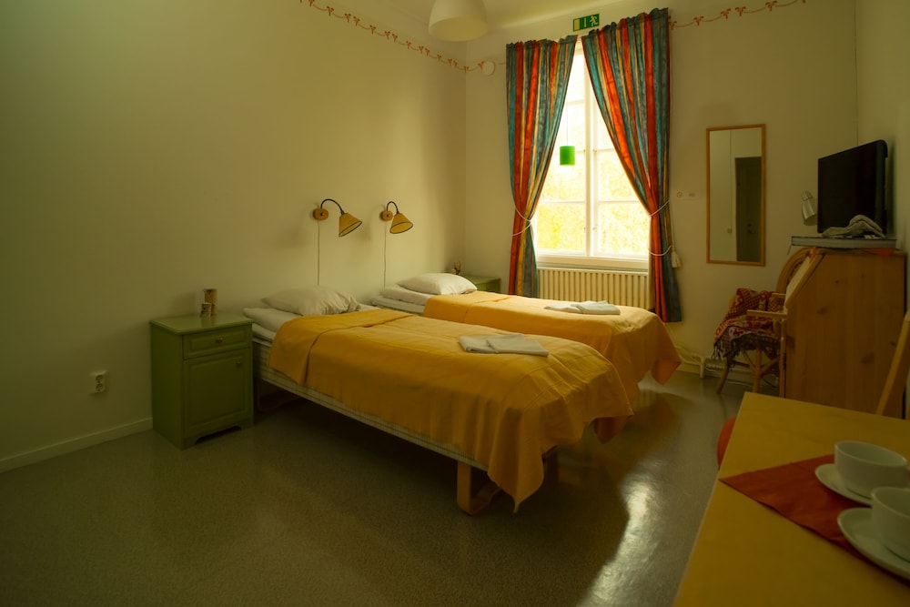 Twin Room, Garden View photo 3
