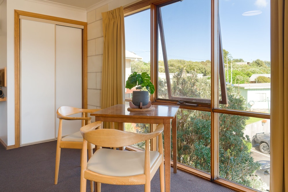 Premier Queen Suite - Ocean View photo 3