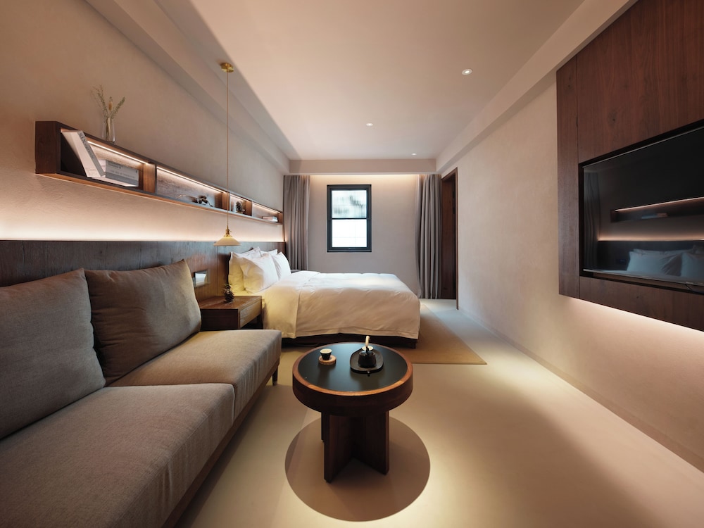 Family Triple Room, City View