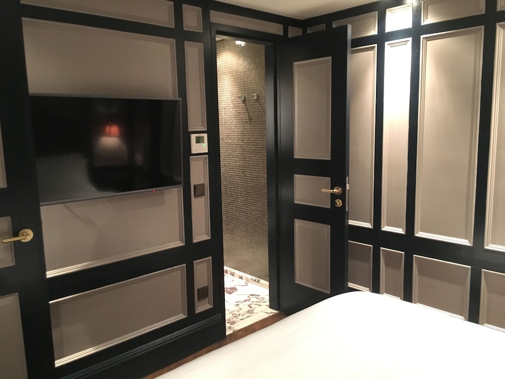 Luxury Room, No Windows photo 3
