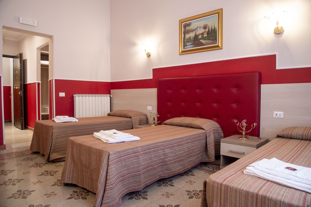 Luxury Triple Room photo 3