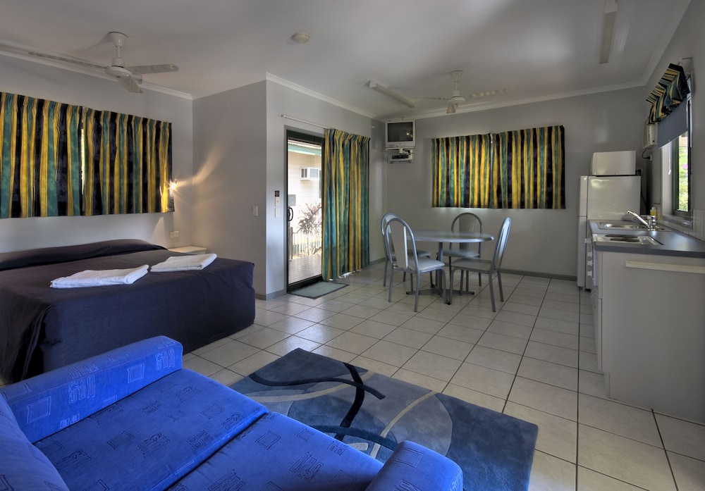 Standard Studio, Non Smoking, Kitchen (QUEEN VILLAS) photo 1