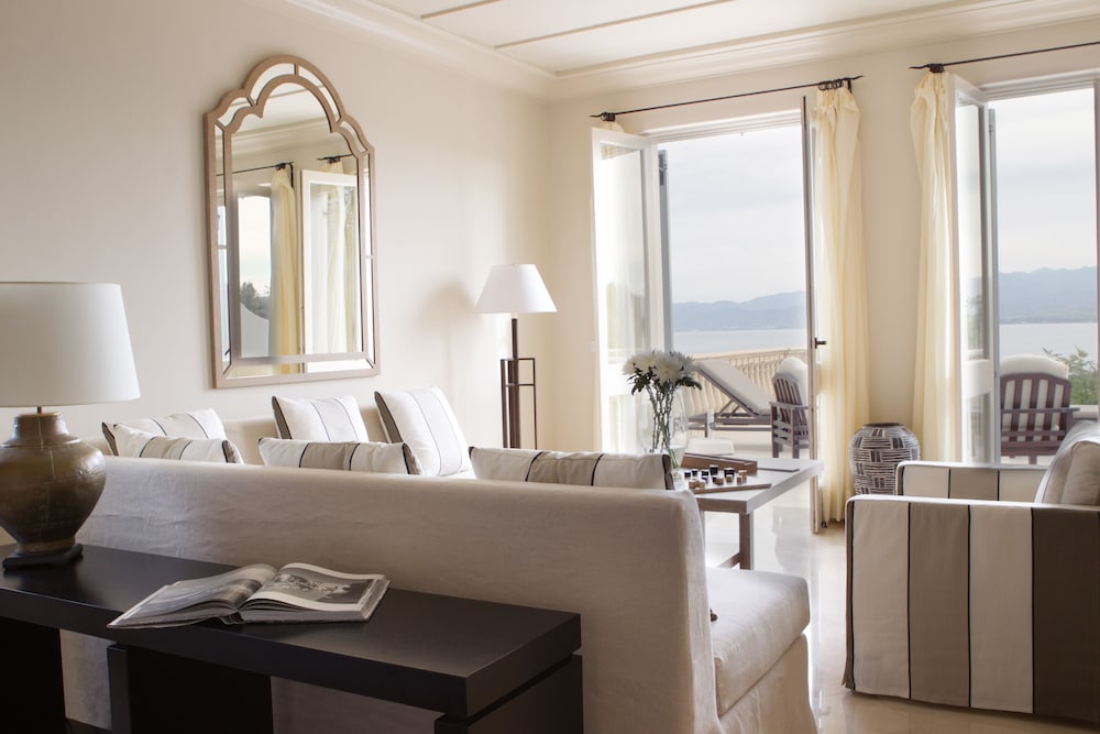 Junior Suite with Private Pool photo 2