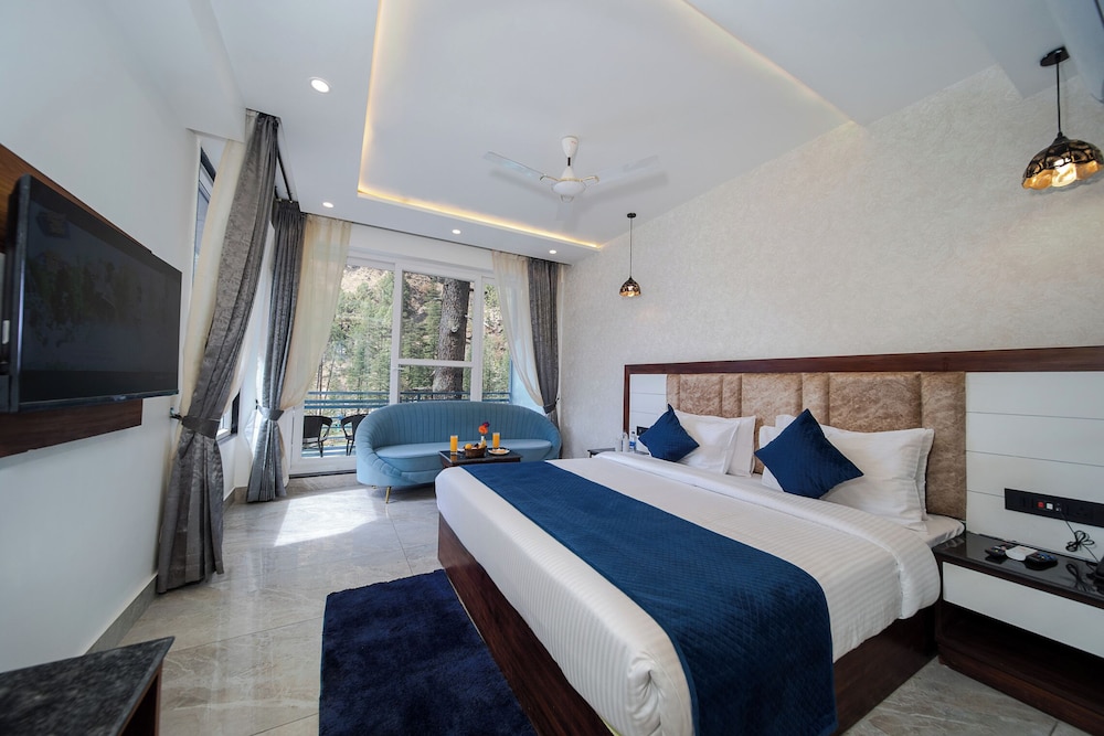 Superior Room, Balcony, Mountain View