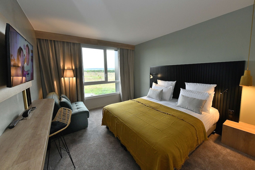 Standard Room, Multiple Beds - Photo 1