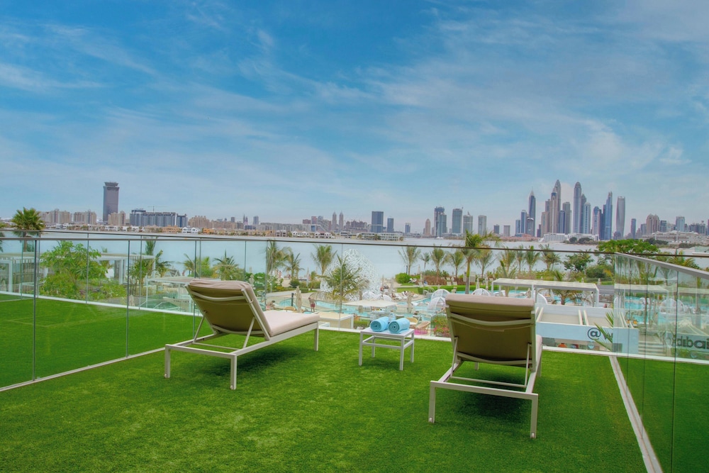Spectacular Terrace, 1 King, Skyline View, Terrace