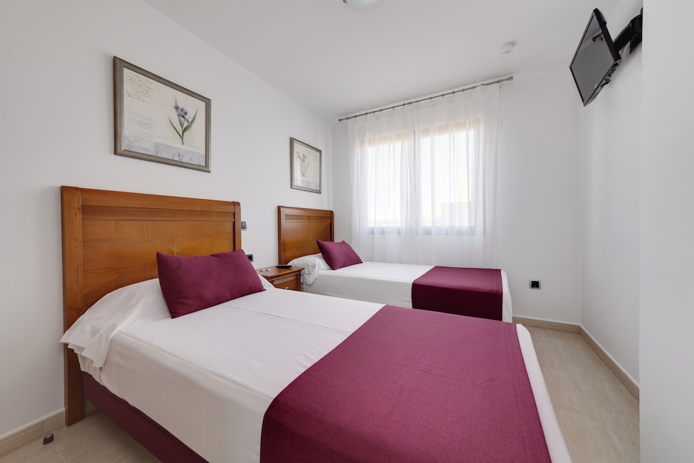 Family Room, 2 Bedrooms, Balcony, Sea View photo 3