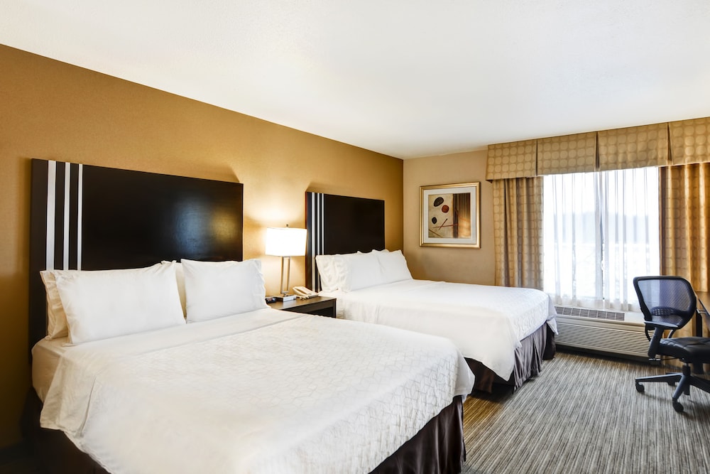 Suite, Multiple Beds - Photo 7