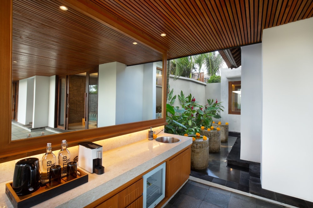 Grand 2 Bedroom Private Pool Villa with Ricefield View - Photo 16