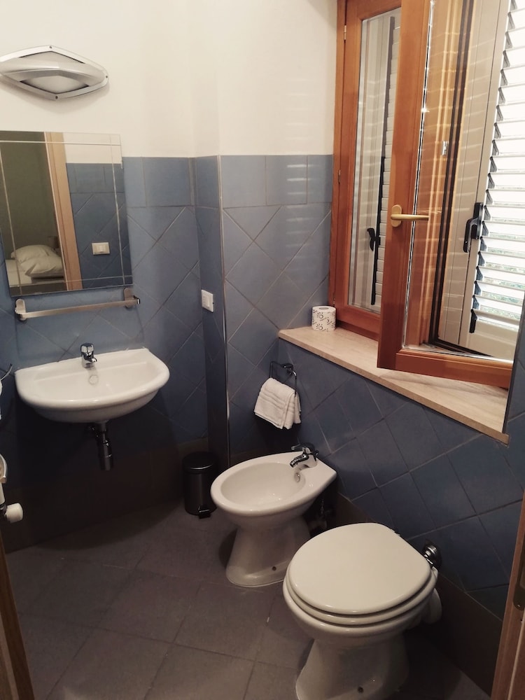 Standard Double Or Twin Room photo 3