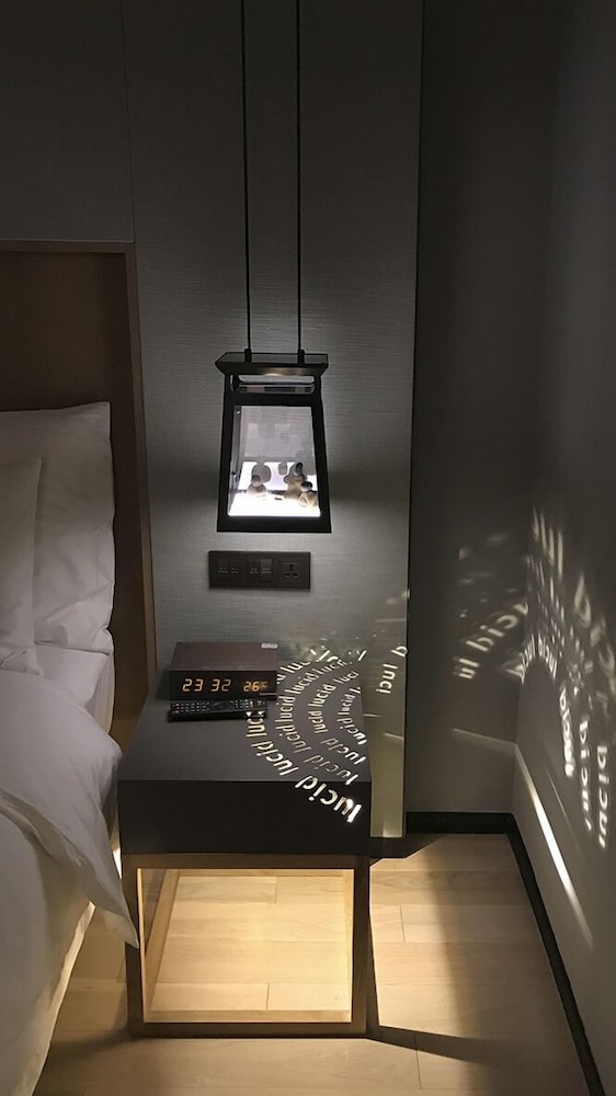 Deluxe Suite King Room photo 3