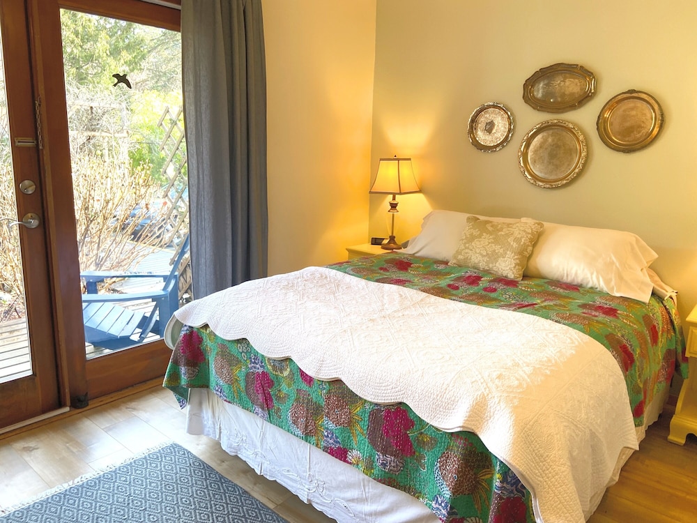 Double Room, 1 Queen Bed, Patio, Garden View photo 1