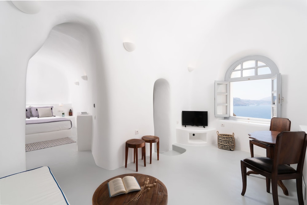 Superior Suite, Terrace (Outdoor Plunge Pool, Caldera View)