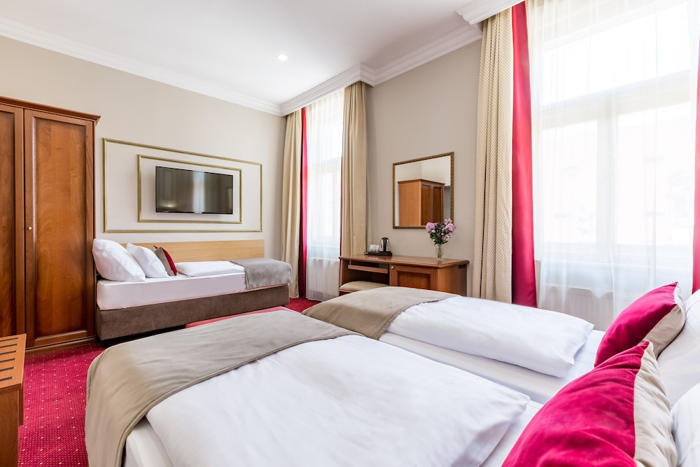 Superior Triple Room