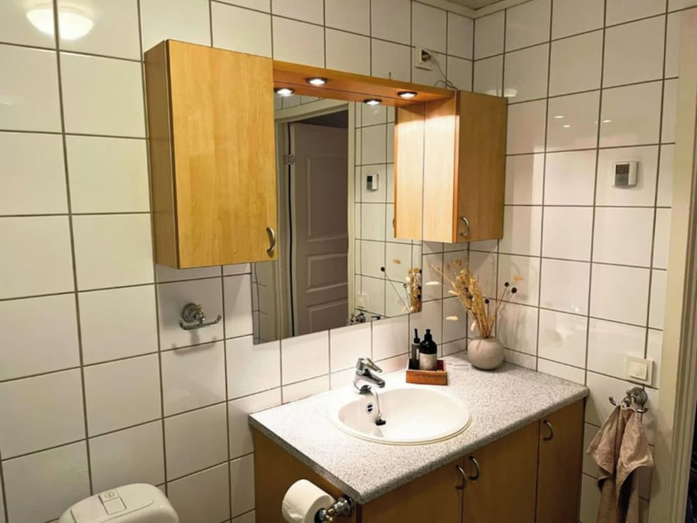 Free Parking Space, Balcony, Prime Location, Billede 9
