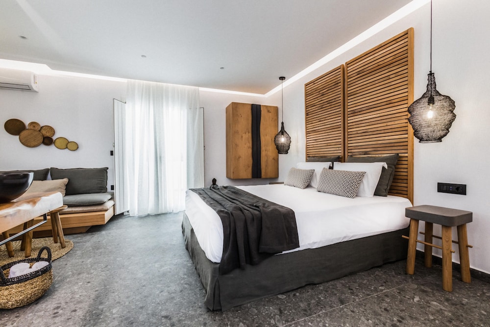 Junior Studio Suite
