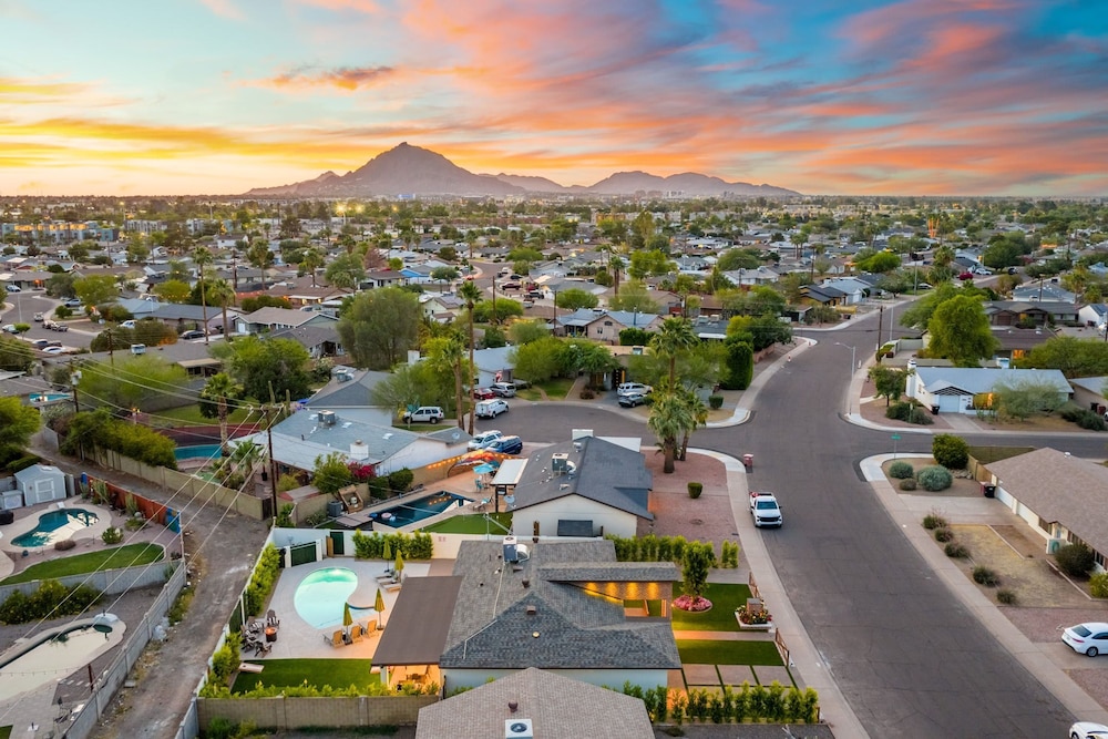 NEW The Hensley on Hubbell Designer Oasis w Pool, Photo 39