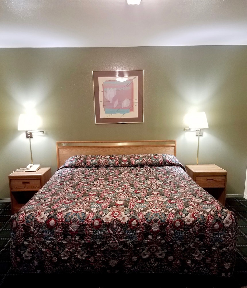 King Suite With Spa Bath, Nonsmoking photo 1