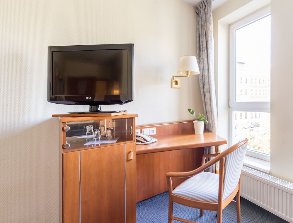 Economy Double Room - Photo 6