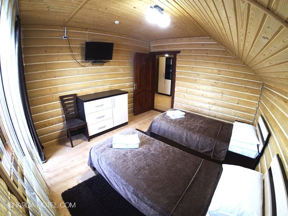 Economy Double or Twin Room, Shared Bathroom photo 3