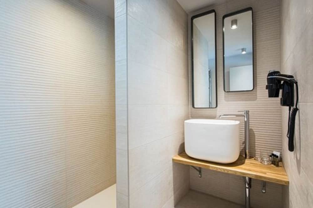 Deluxe Room - Photo 3