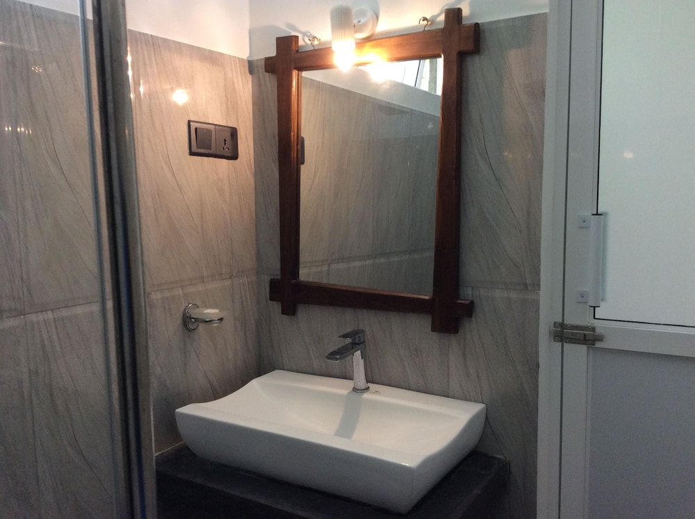 Deluxe Triple Room, Multiple Beds, Non Smoking, Garden View photo 2