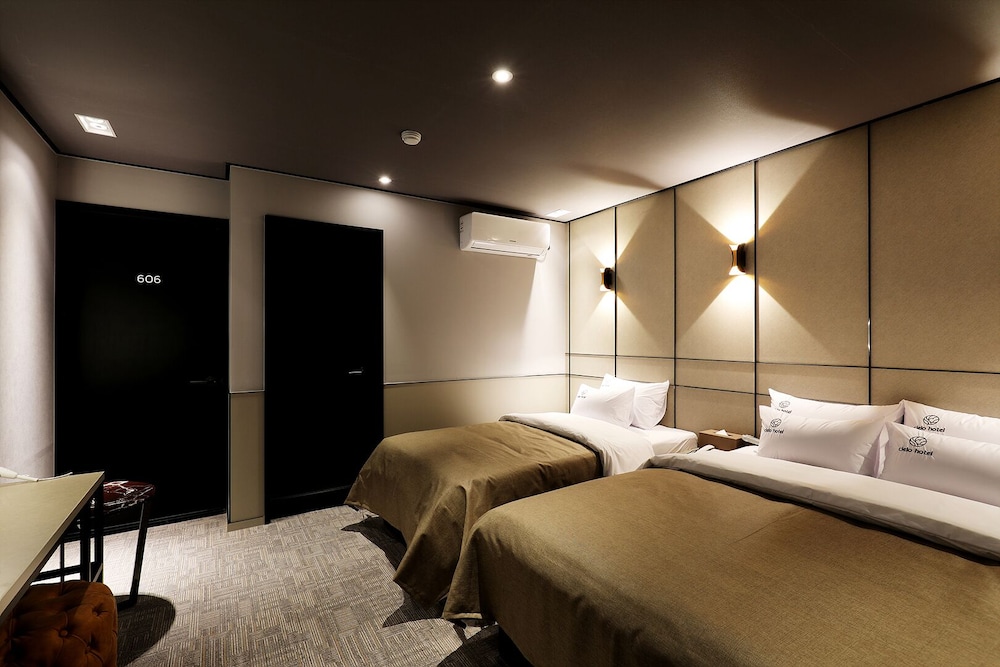Twin Room - Photo 1