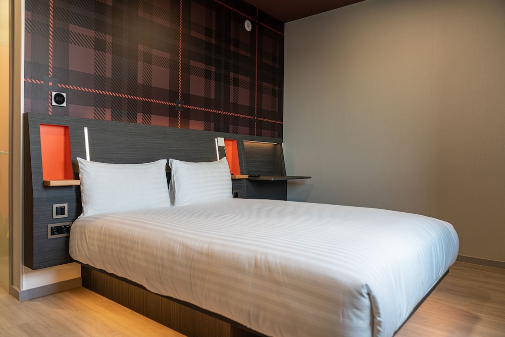 Standard Room, Accessible - Photo 1