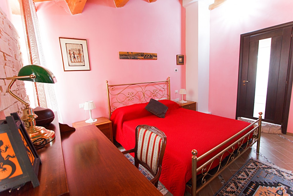 Standard Double Room, 1 Queen Bed, Non Smoking (Giulia) photo 1