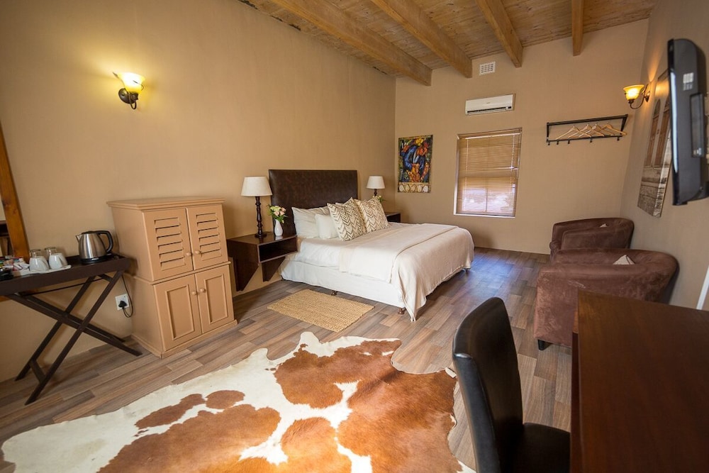 Luxury Double Room (with Shower) photo 3