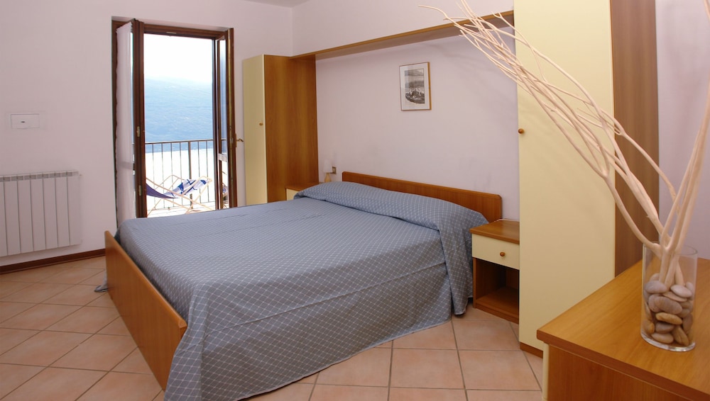 Apartment, Lake View