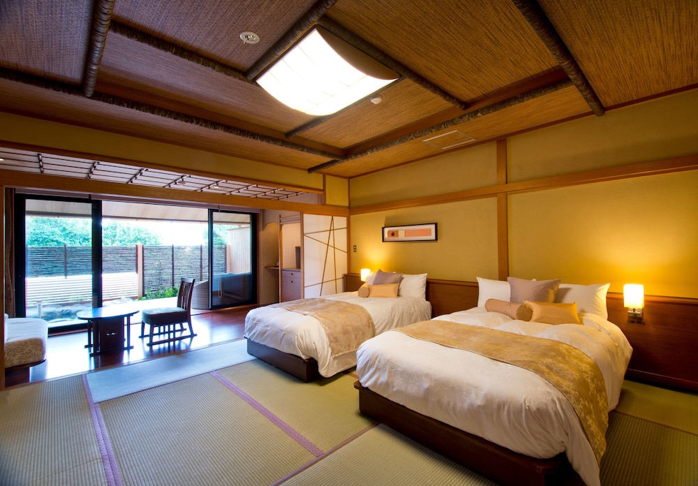 Japanese Western Style Twin Room, Open-air Bath(When selecting Half Board: Dinner : Full Japanese)