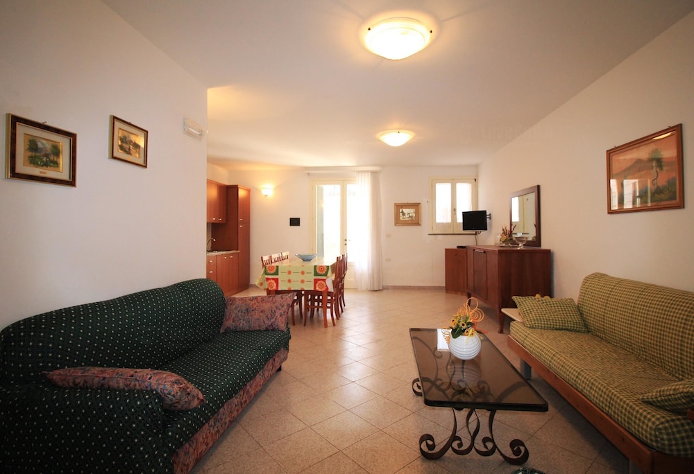 Apartment (3 Bedrooms) photo 2