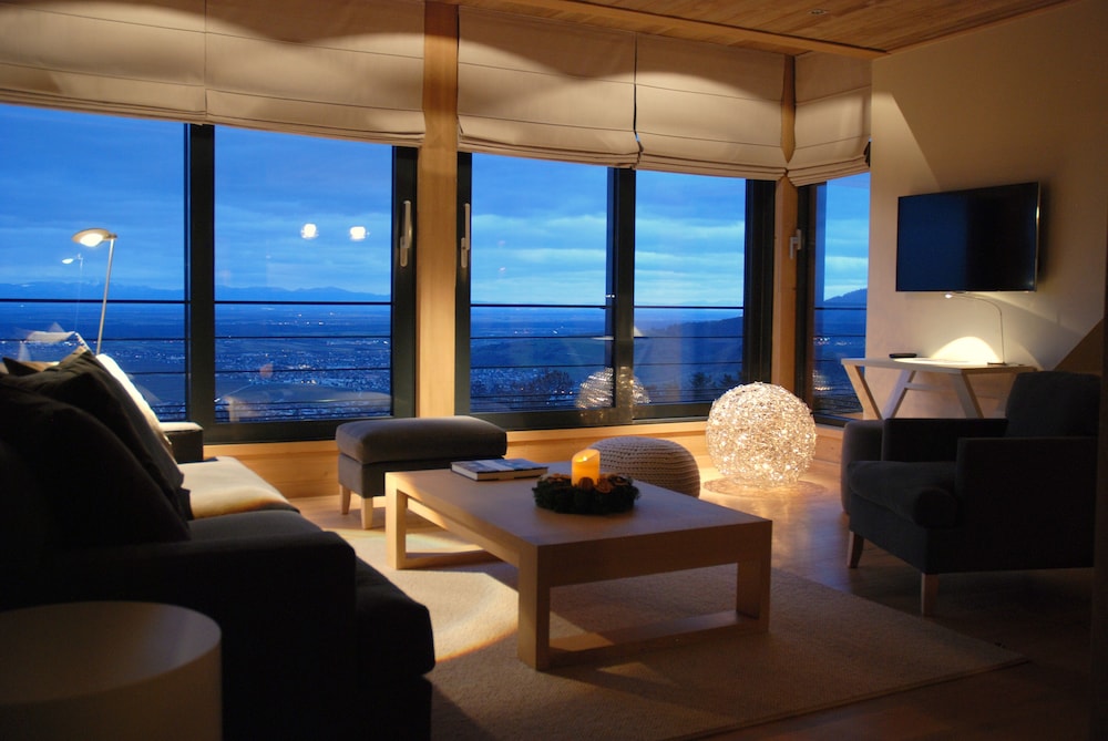 Luxury Penthouse, Balcony, Valley View photo 3