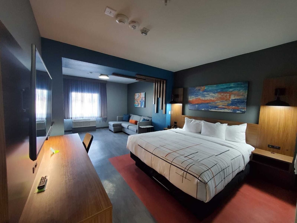Suite, 1 King Bed, Accessible, Non Smoking (Mobility/Hearing, Tub w/Grab Bars) - Photo 1
