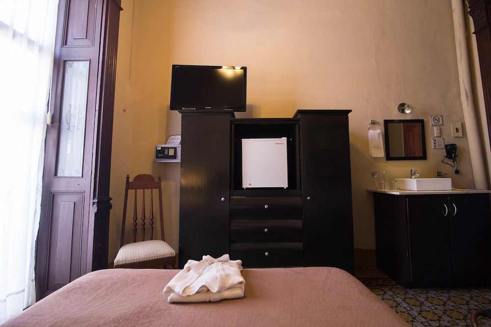 Standard Room, 1 Double Bed photo 3