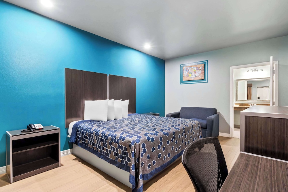 Standard Room, 1 King Bed, Non Smoking