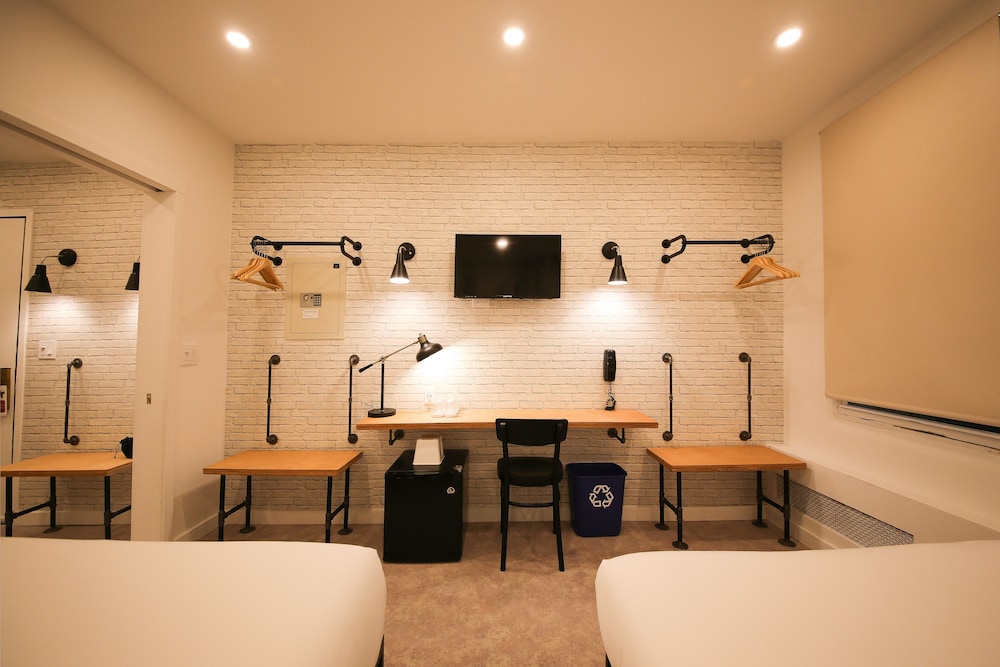 Deluxe Suite photo 2