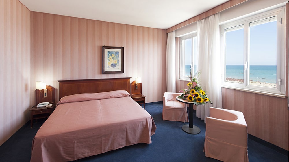 Standard Double or Twin Room, Sea View - Photo 4