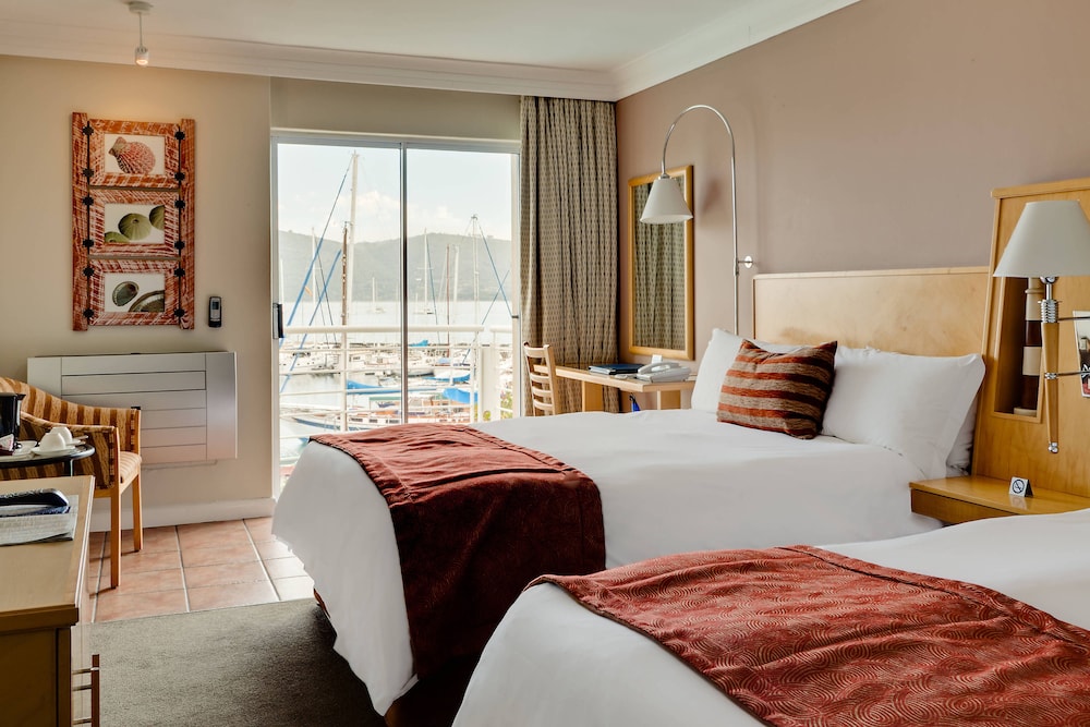 Family Room, 2 Double Beds, Lagoon View