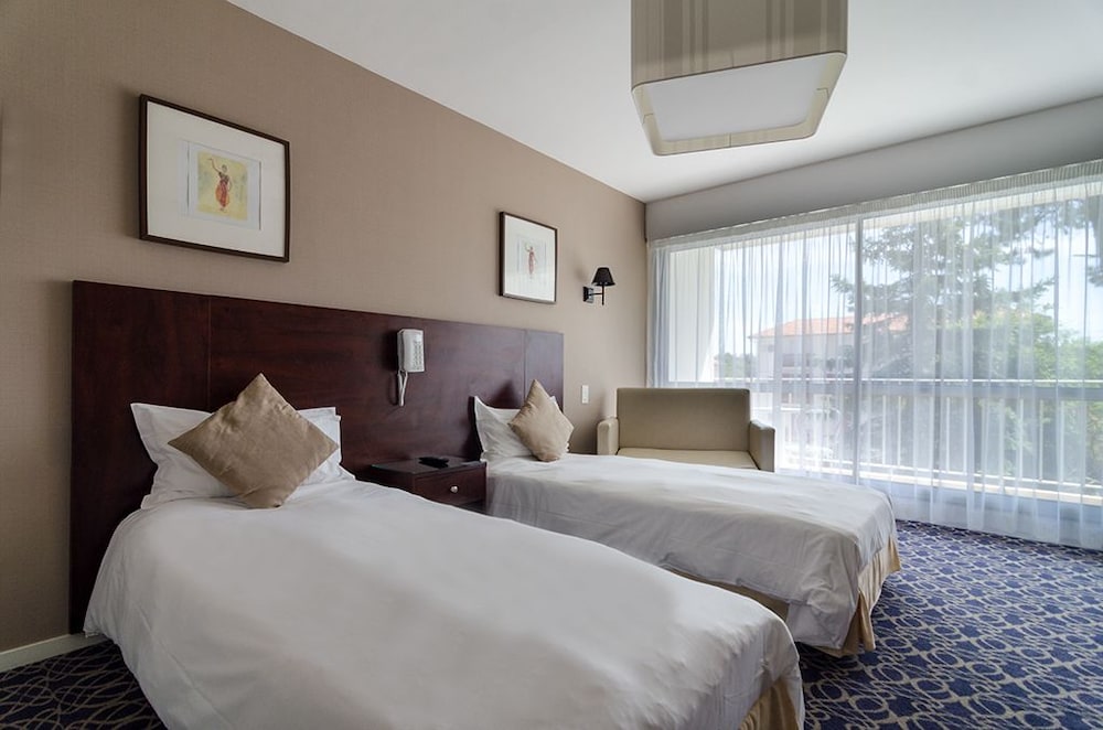 Standard Twin Room - Photo 5