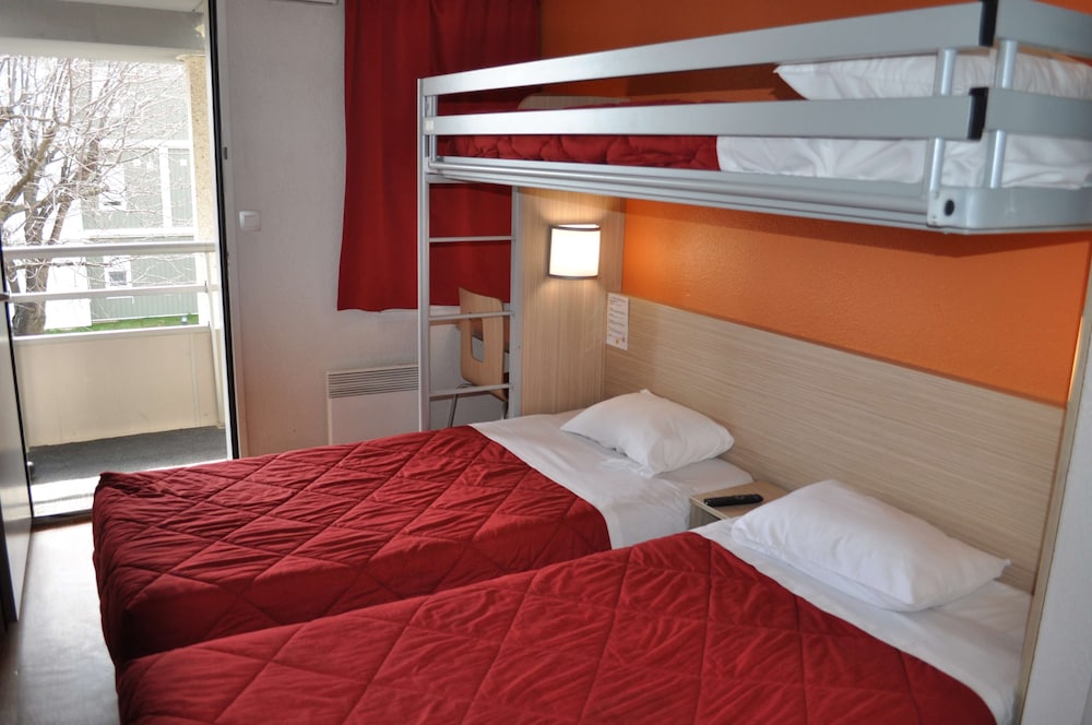 Standard Room, 3 Twin Beds - Photo 5