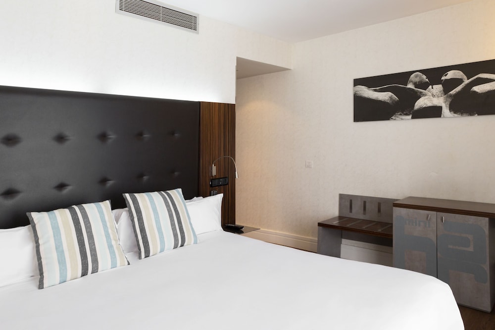 Superior Quadruple Room, Balcony, Sea View - Photo 2