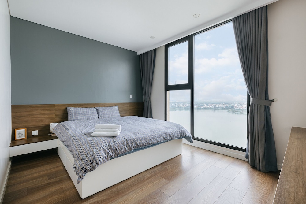 Four Bedrooms Apartment